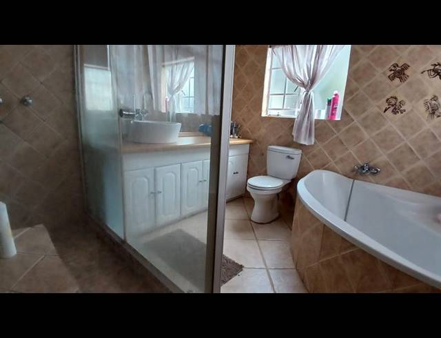 3 BEDROOM HOUSE FOR SALE IN BIRCHLEIGH